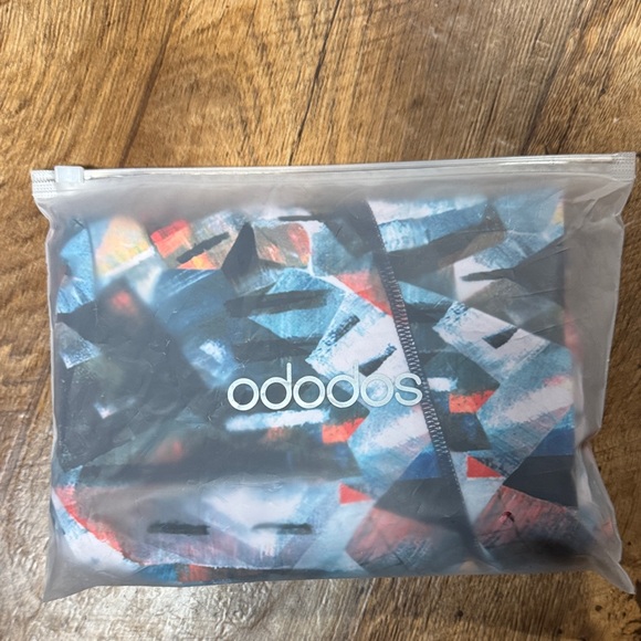 Vibrant Geometric Print Capris - Picture 7 of 7